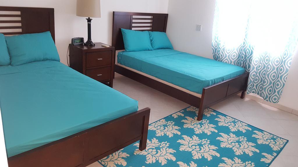 Worthing Beach Apartments Bridgetown Bagian luar foto