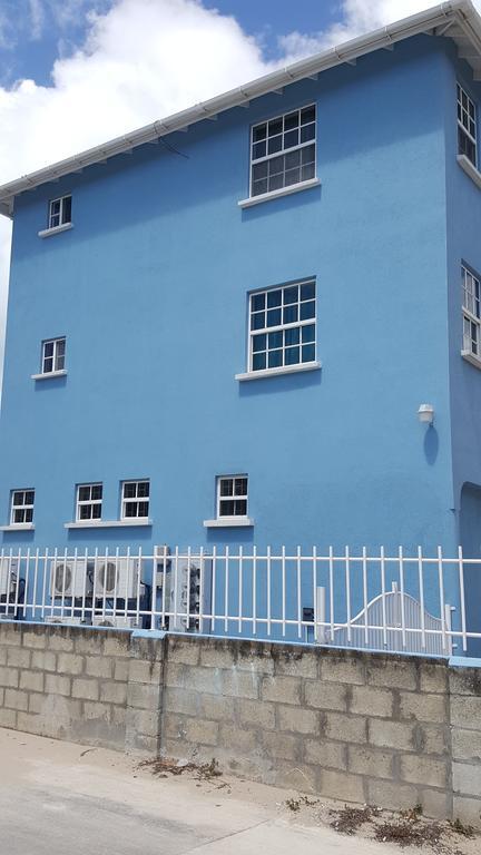 Worthing Beach Apartments Bridgetown Bagian luar foto